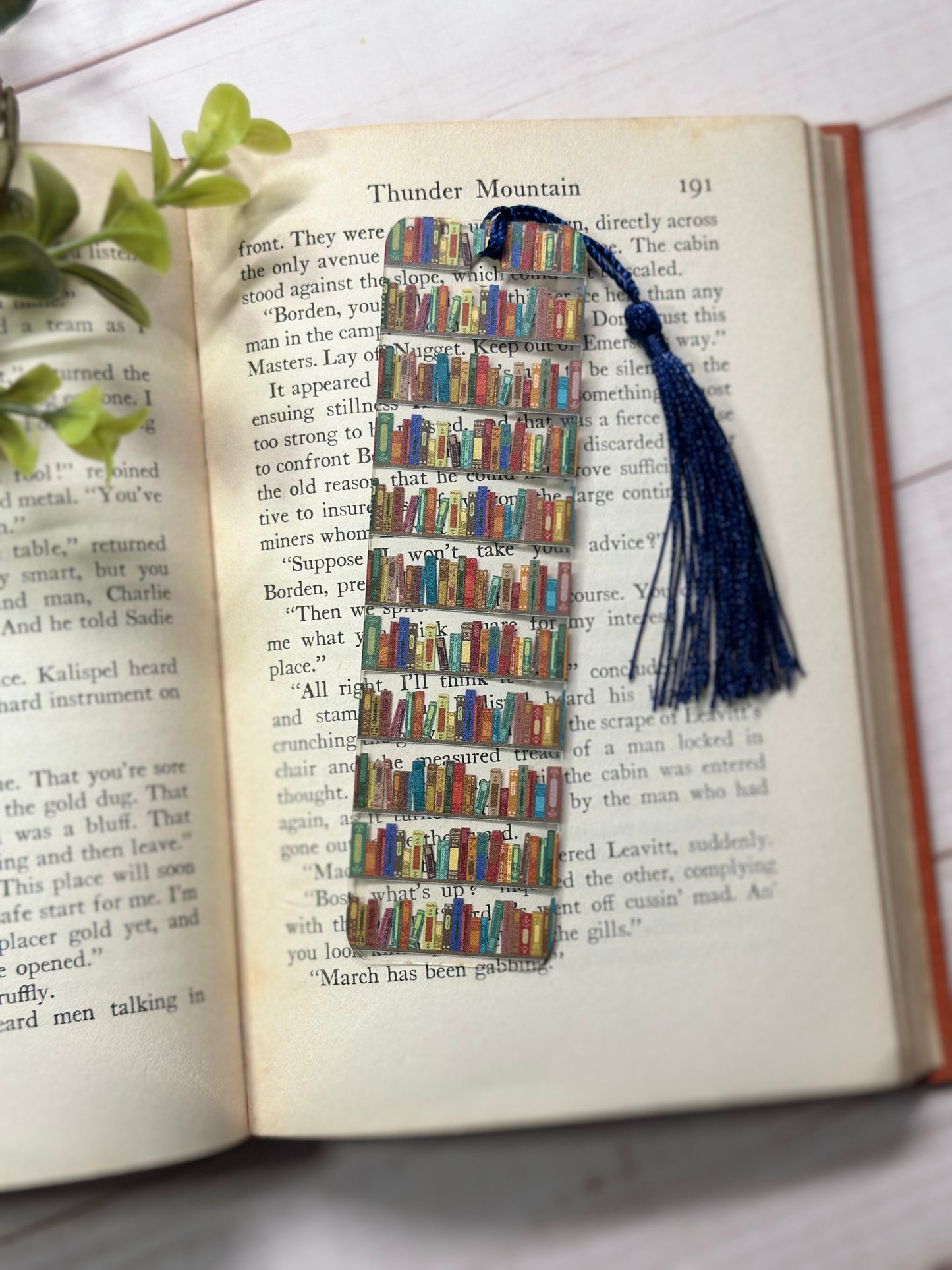 Bookmark - Bookshelf Design