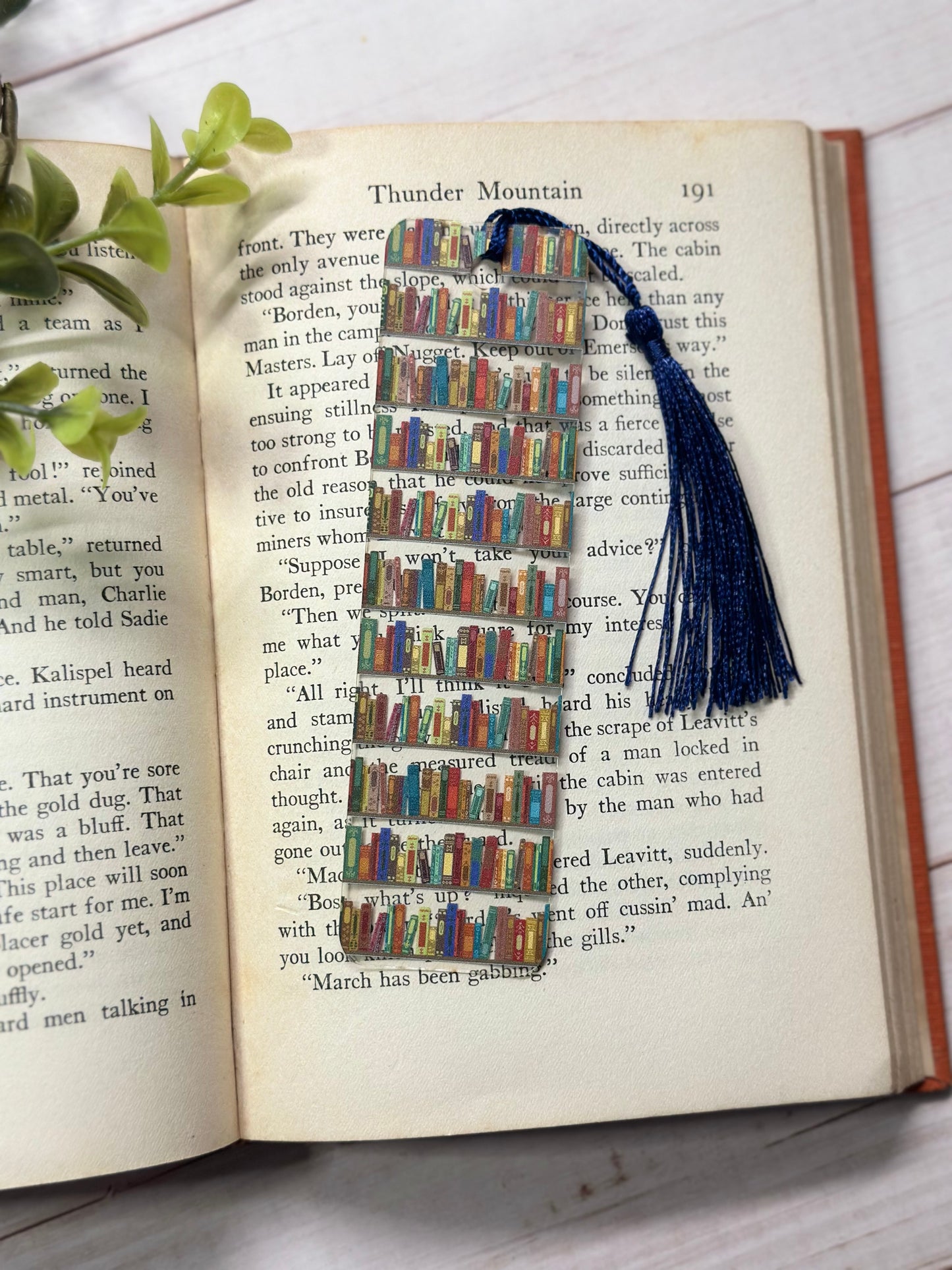 Bookmark - Bookshelf Design